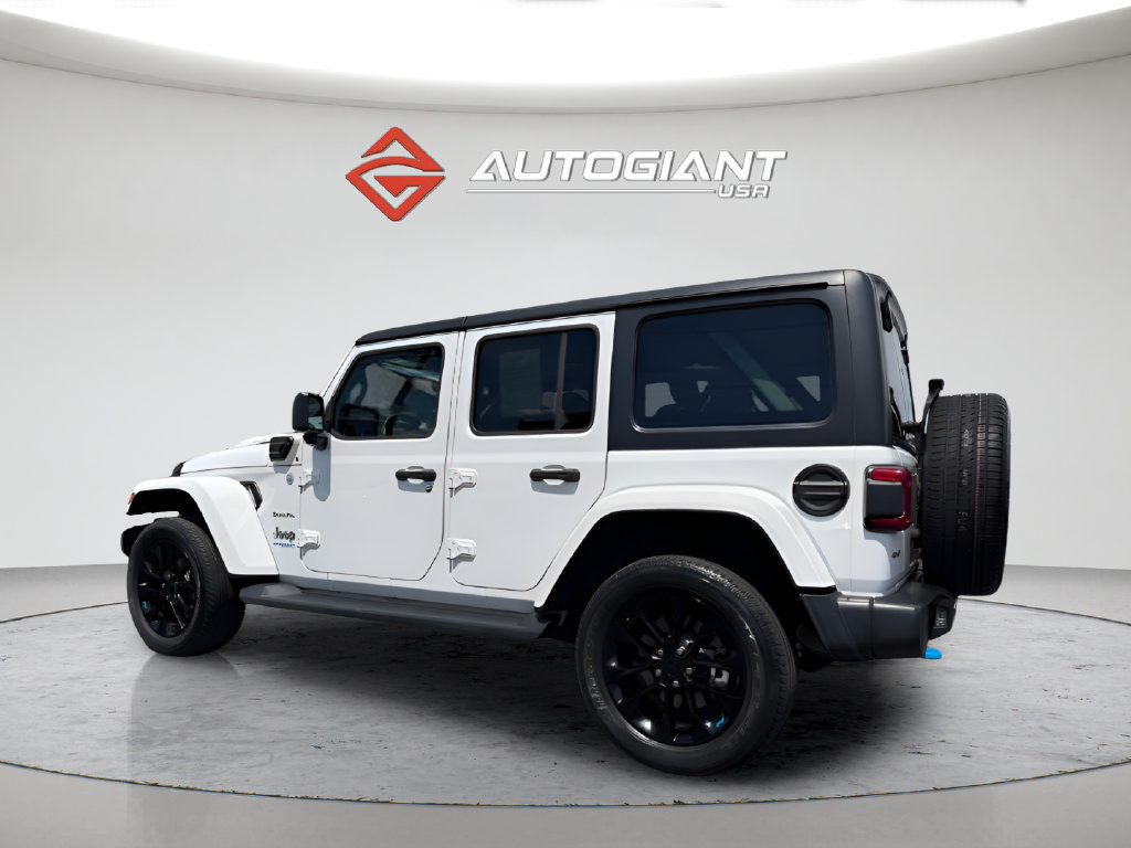 Used 2022 Jeep Wrangler Unlimited Sahara AWD/4WD image 5