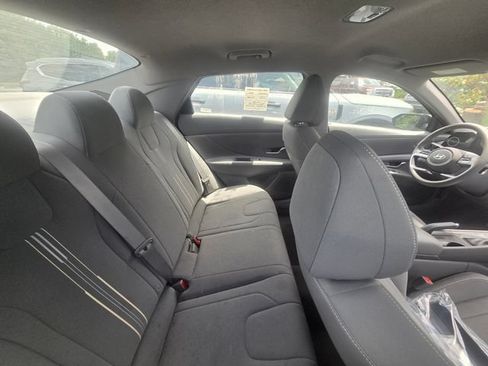 Used 2024 Hyundai Elantra SEL FWD image 10