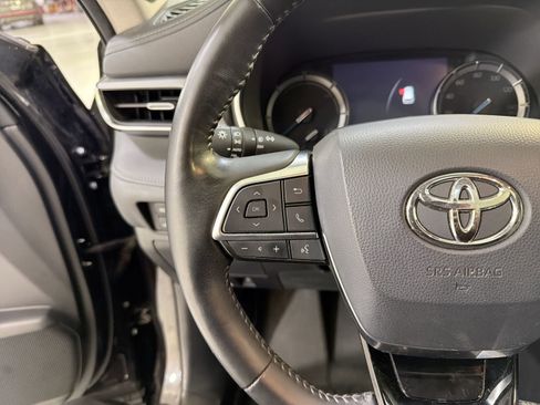 Used 2020 Toyota Highlander Platinum image 14