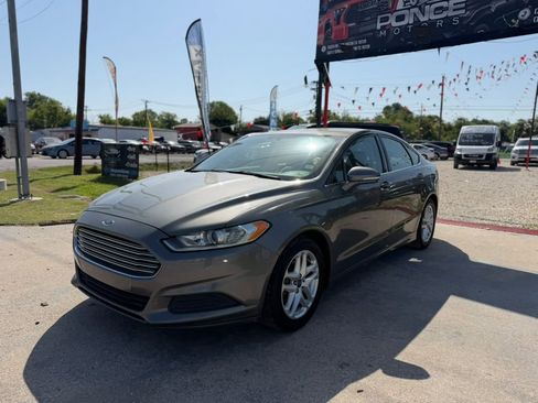 Used 2014 Ford Fusion SE FWD image 1