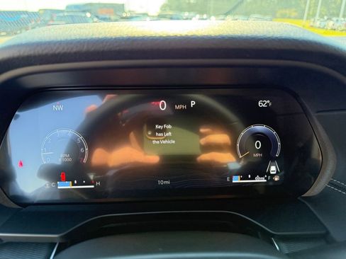 New 2025 Jeep Grand Cherokee Altitude image 13