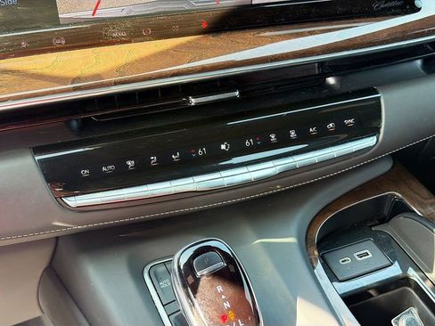 Certified 2022 Cadillac Escalade Sport Platinum AWD/4WD image 24