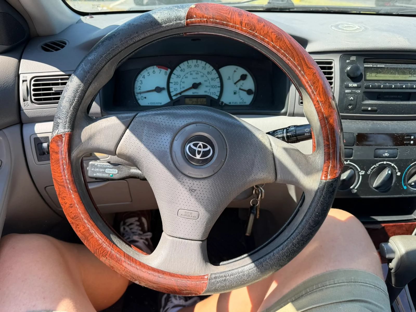 Used 2004 Toyota Corolla LE FWD image 12