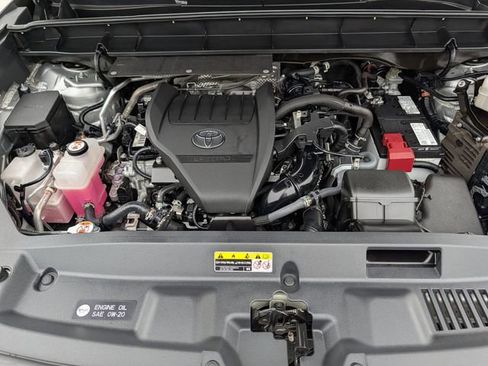 Used 2023 Toyota Highlander XLE FWD image 38