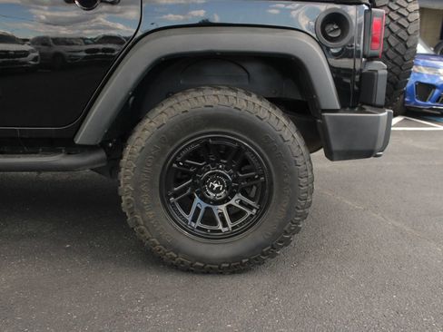 Used 2017 Jeep Wrangler Unlimited Sport w/ Quick Order Package 24S AWD/4WD image 4
