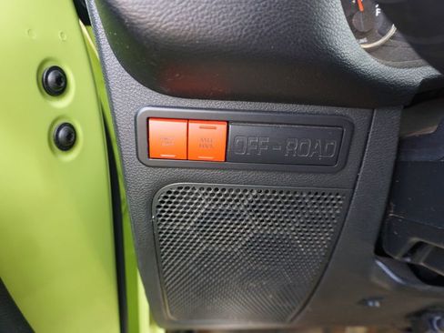 Used 2017 Jeep Wrangler Unlimited Rubicon image 4