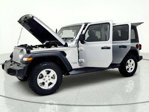Used 2019 Jeep Wrangler Unlimited Sport S AWD/4WD image 18
