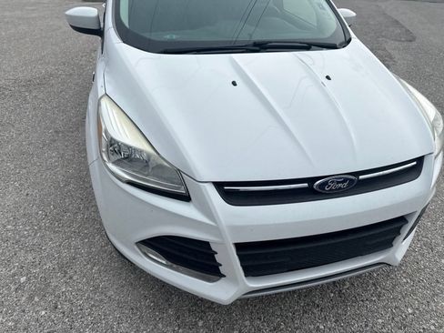 Used 2016 Ford Escape SE FWD image 9