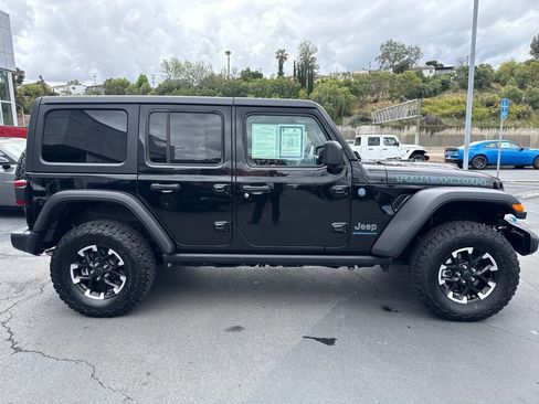 Certified 2025 Jeep Wrangler Unlimited Rubicon 4xe w/ Convenience Group AWD/4WD image 10