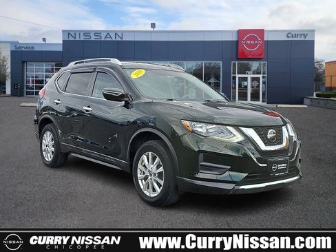 Used 2018 Nissan Rogue SV image 1