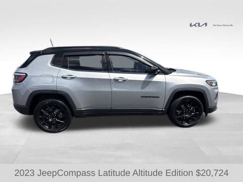 Used 2023 Jeep Compass Latitude w/ Convenience Group AWD/4WD image 9