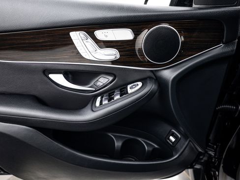 Used 2020 Mercedes-Benz GLC 300 4MATIC Coupe image 13
