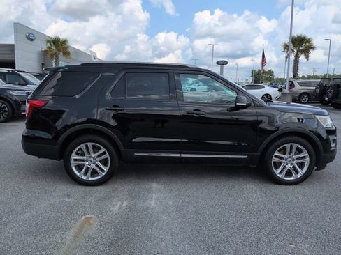 Used 2016 Ford Explorer XLT w/ Equipment Group 202A FWD image 3