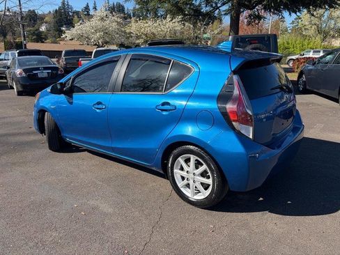 Used 2015 Toyota Prius C Three image 5