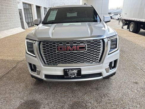 Certified 2022 GMC Yukon XL Denali w/ Denali Ultimate Package image 32