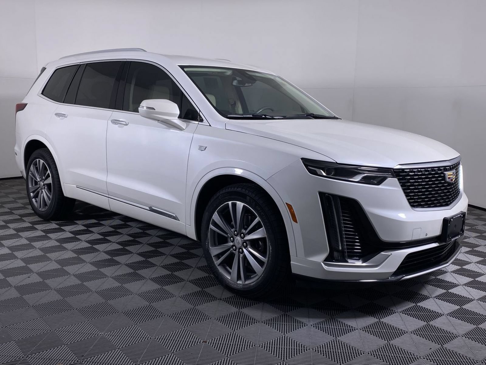 Certified 2020 Cadillac XT6 Premium Luxury FWD image 20