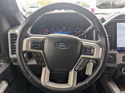 Used 2022 Ford F250 Lariat w/ Black Appearance Package image 19