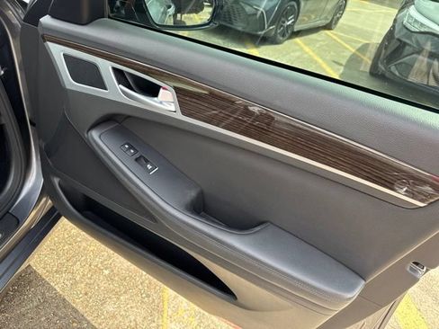 Used 2017 Genesis G80 3.8 RWD image 15