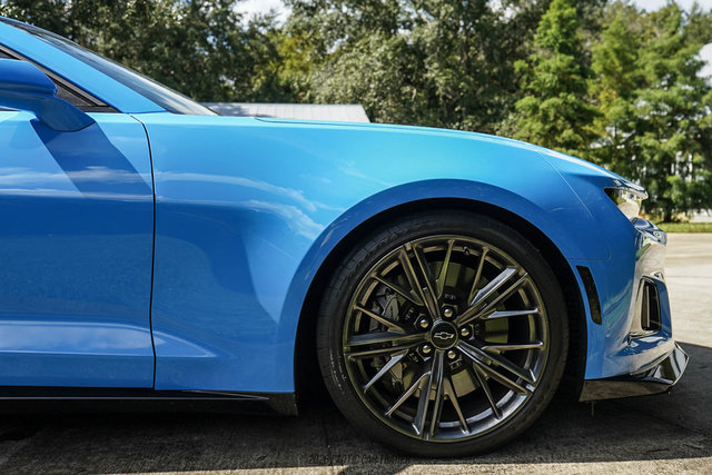 Used 2022 Chevrolet Camaro ZL1 RWD image 97