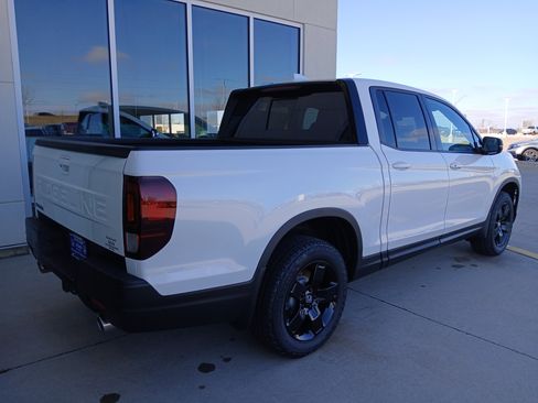 New 2026 Honda Ridgeline Black Edition image 6