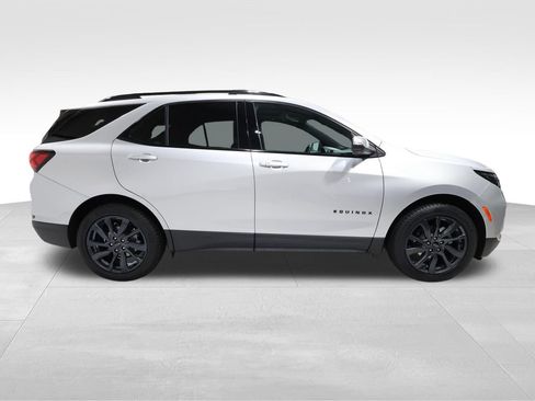 Used 2022 Chevrolet Equinox RS w/ Infotainment Package AWD/4WD image 5