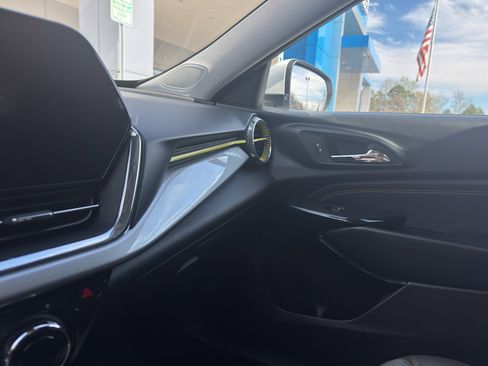 New 2026 Chevrolet Trax LT w/ LT Convenience Package image 12