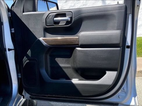 Used 2020 Chevrolet Silverado 1500 LT AWD/4WD image 23