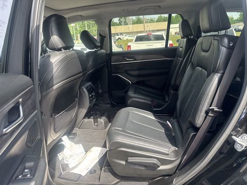 Used 2022 Jeep Grand Cherokee L Limited AWD/4WD image 20