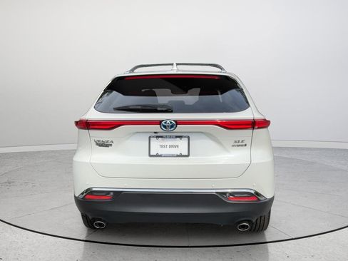 Used 2022 Toyota Venza XLE AWD/4WD image 8