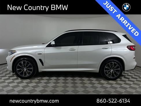 Used 2022 BMW X5 xDrive45e w/ M Sport Package image 4