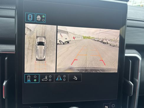 New 2025 GMC Acadia Elevation image 27