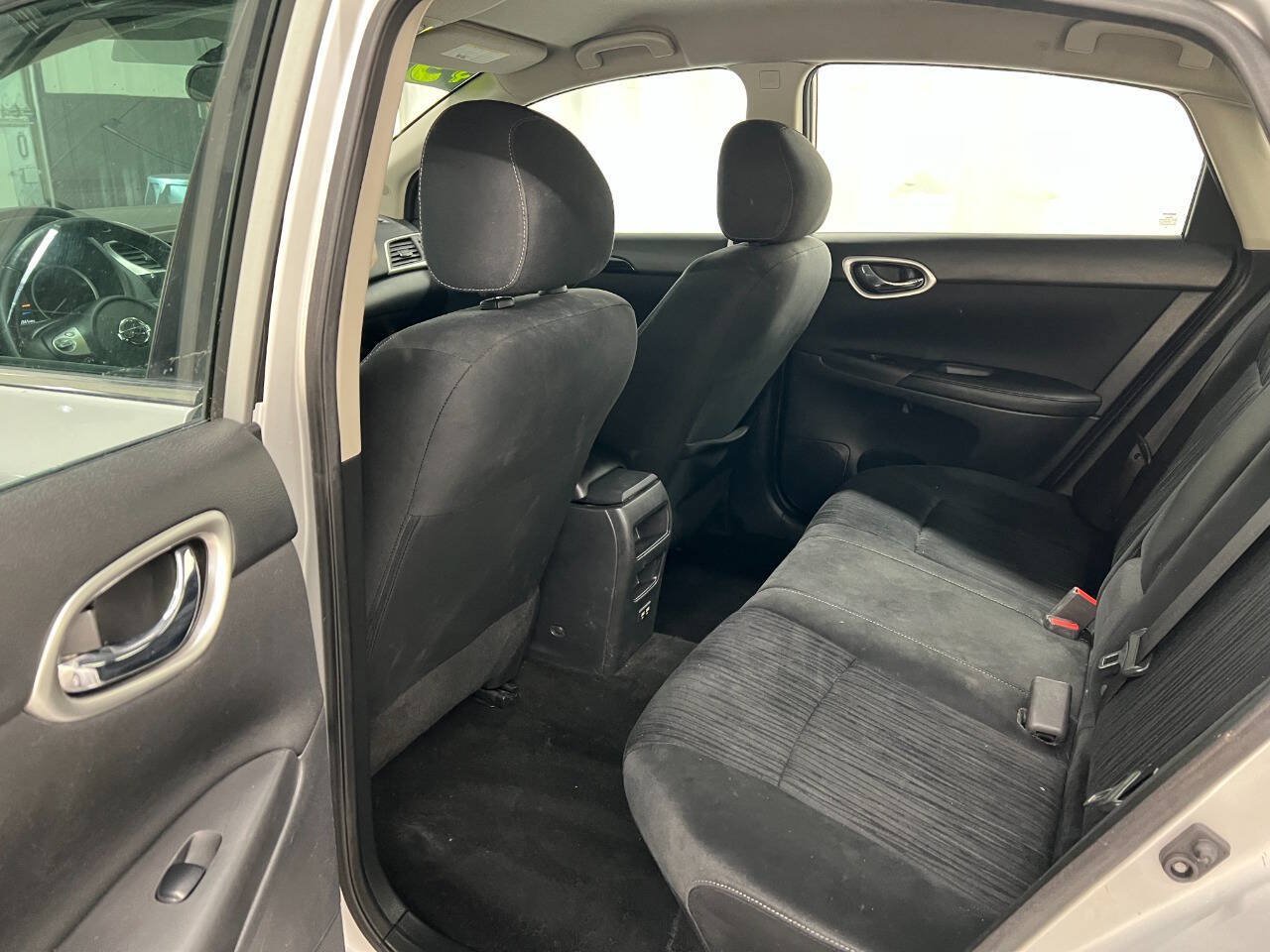 Used 2019 Nissan Sentra SV FWD image 9