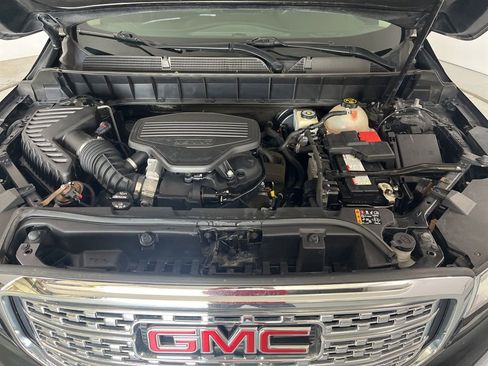 Used 2017 GMC Acadia Denali w/ Technology Package AWD/4WD image 9