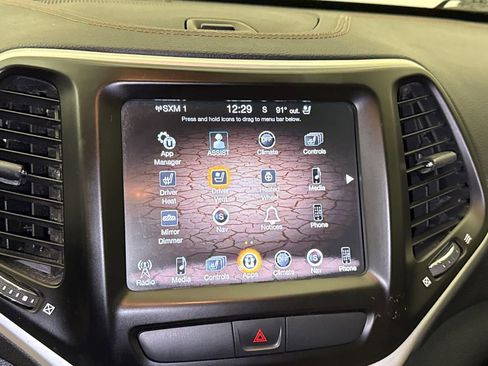 Used 2016 Jeep Cherokee Limited w/ Luxury Group FWD image 26
