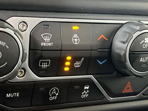 Used 2023 Jeep Wrangler Sahara w/ LED Lighting Group AWD/4WD image 19