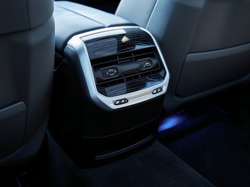 Used 2025 BMW 760i xDrive 760i xDrive w/ Executive Package image 51