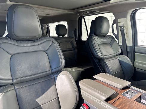 Used 2022 Lincoln Navigator L Black Label image 17