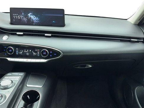 Used 2022 Genesis GV70 2.5T w/ Select Package image 19