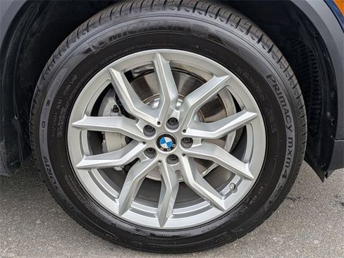 Used 2022 BMW X5 xDrive40i w/ Premium Package image 11