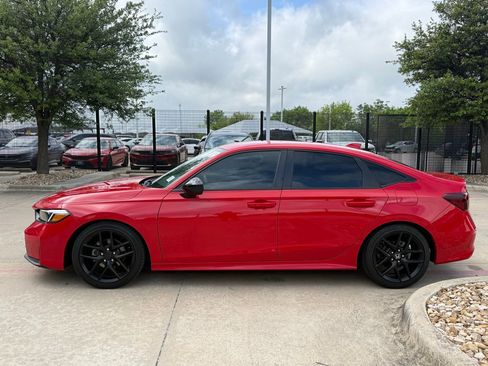 Used 2025 Honda Civic Sport image 2