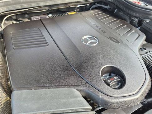 Used 2025 Mercedes-Benz GLS 450 4MATIC image 25