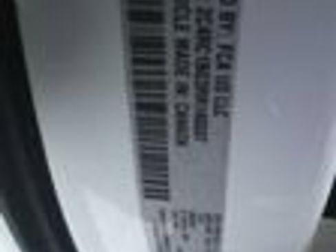 Used 2024 Chrysler Pacifica Touring-L FWD image 12