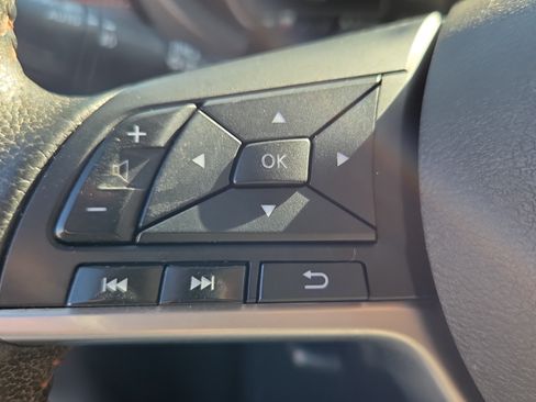 Used 2020 Nissan Kicks SR w/ SR Premium Package FWD image 23