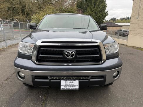 Used 2010 Toyota Tundra 4x4 CrewMax image 2