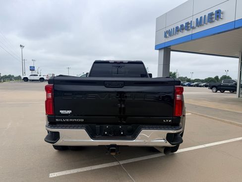Used 2024 Chevrolet Silverado 3500 LTZ w/ LTZ Convenience Package AWD/4WD image 9