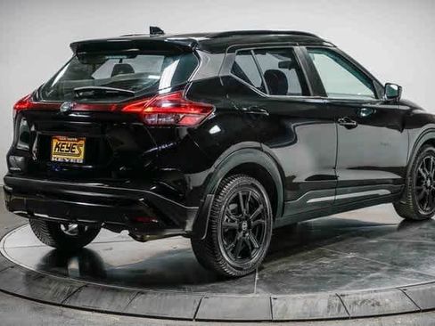 Used 2021 Nissan Kicks SR w/ SR Premium Package image 4