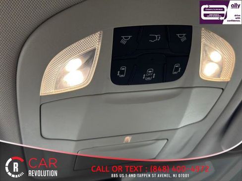 Used 2021 Chrysler Pacifica Touring-L FWD image 47