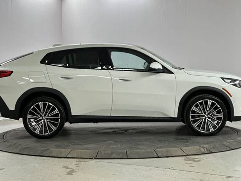 Used 2025 BMW X2 xDrive28i w/ Technology Package image 8
