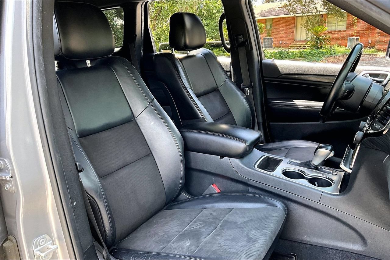 Used 2019 Jeep Grand Cherokee Altitude AWD/4WD image 28