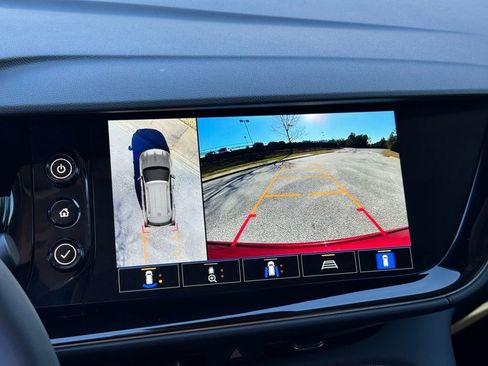 Used 2023 Buick Envision Avenir image 42